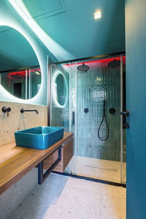 Apartment (2 Bedrooms) | Bathroom | Shower, bidet - Mood Terrace Toledo at Spanish Quarters (Naples)