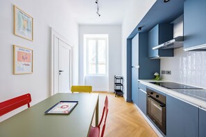 Apartment (2 Bedrooms) | Private kitchen | Oven, electric kettle