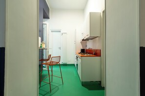 1 bedroom, bed sheets