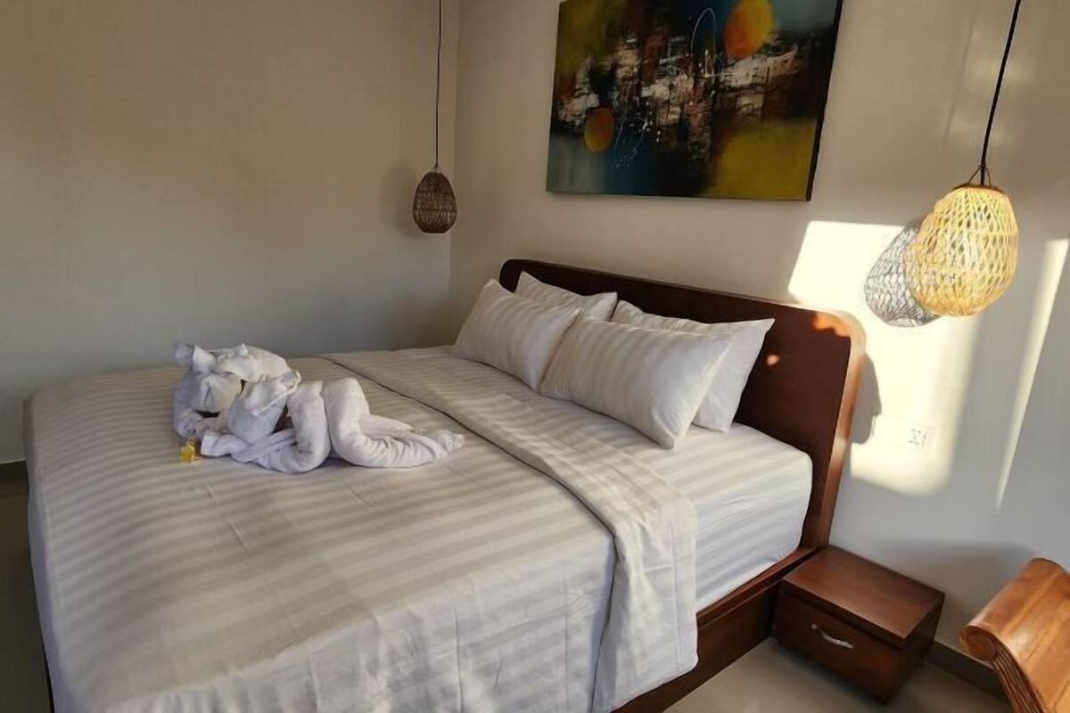 Bureau, Wi-Fi gratuit, draps fournis