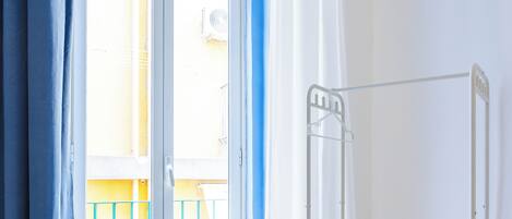 Apartment (2 Bedrooms) | 2 bedrooms, laptop workspace, bed sheets