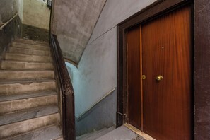 Exterior - Quartieri Spagnoli Experiences at Taverna Penta (Naples)