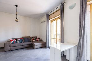 Apartment (1 Bedroom) | Living area | TV