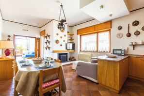 Apartment (2 Bedrooms) | Living area | TV, DVD player - Terrazza 30 by Napoliapartments (Naples)