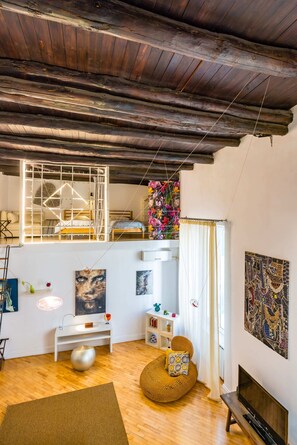 Apartment (2 Bedrooms) | Living area