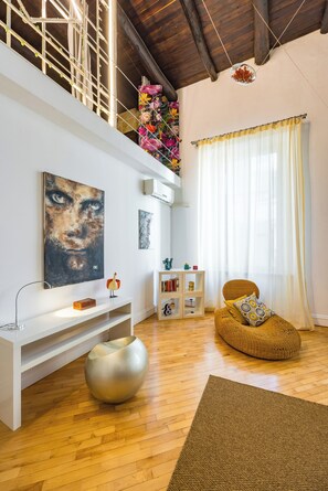 Apartment (2 Bedrooms) | Living area