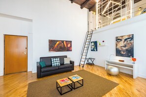 Apartment (2 Bedrooms) | Living area