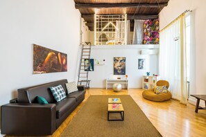 Apartment (2 Bedrooms) | Living area