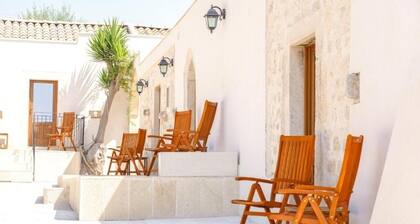 Farmhouse Tenute Mauro - Oasis of Relaxation in the Sicilian Countryside
