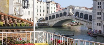Ca Dadda terrace at Rialto Bridge -historic residence equipped with all comforts