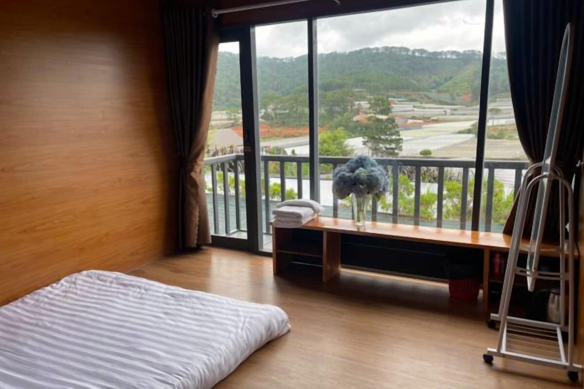 Blackout drapes, soundproofing, iron/ironing board, WiFi (free)