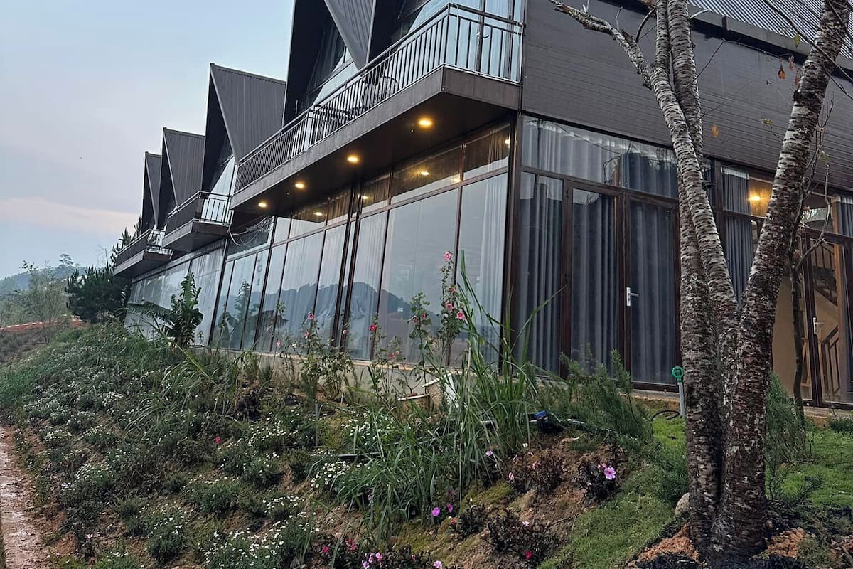 Villa Luxury, balcone, vista montagna | Tende oscuranti, insonorizzazione, ferro/asse da stiro, Wi-Fi gratuito