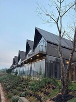 Luxury Villa, Balcony, Mountain View | Blackout drapes, soundproofing, iron/ironing board, free WiFi