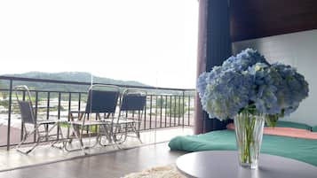 Biệt thự Cao cấp, ban công, quang cảnh núi | Màn/rèm cản sáng, phòng cách âm, bàn ủi/dụng cụ ủi quần áo