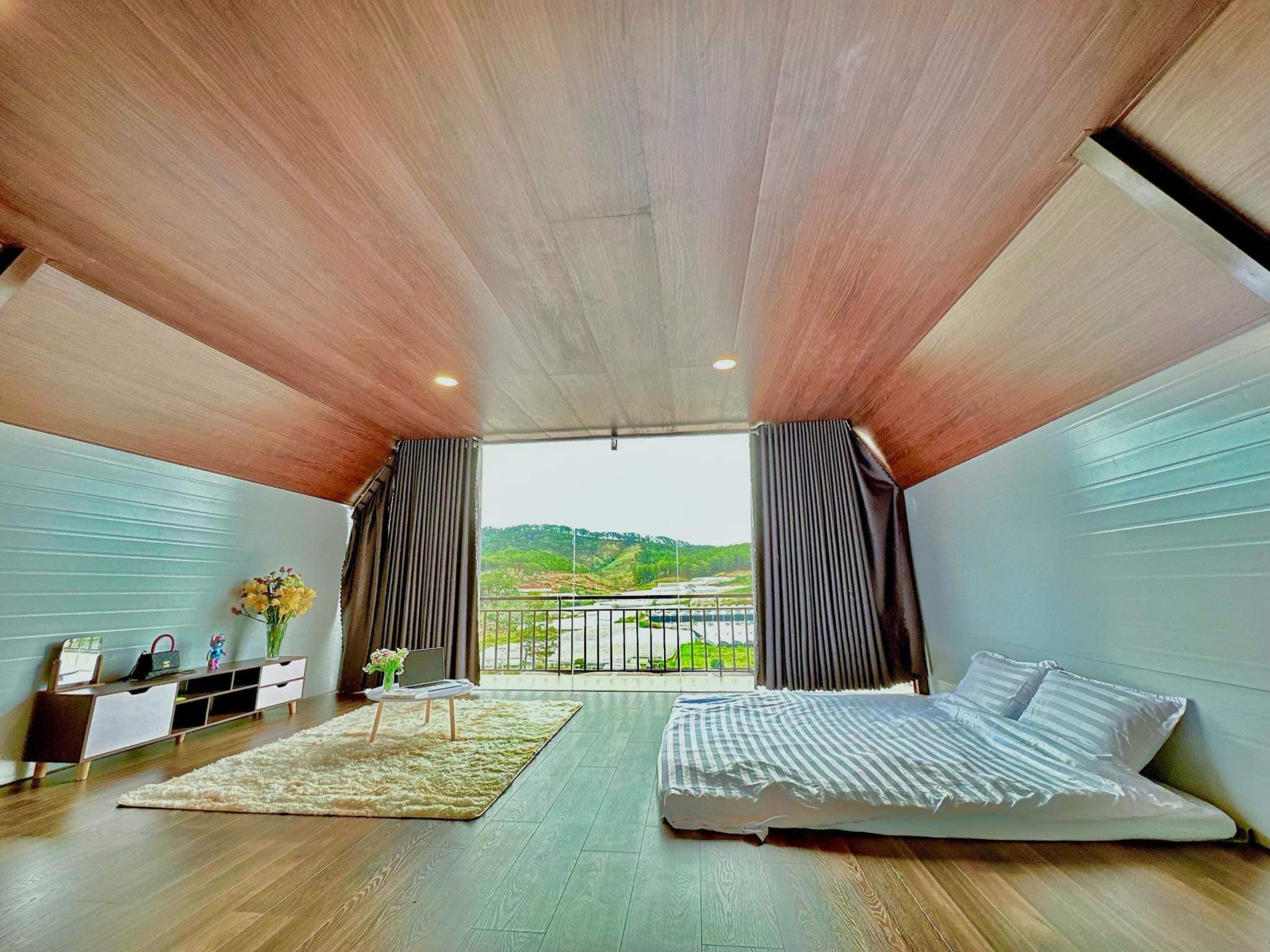 Cortinas blackout y sistema de insonorización 