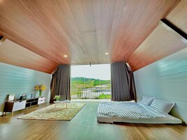 Luxury Villa, Balcony, Mountain View | Blackout drapes, soundproofing, iron/ironing board, free WiFi