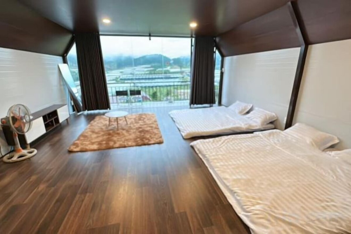 Blackout drapes, soundproofing, iron/ironing board, WiFi (free)