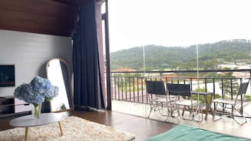 Luxury Villa, Balcony, Mountain View