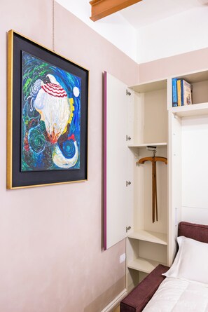 إستديو (0 Bedroom) | مساحة عمل للكمبيوتر المحمول وملاءات أسرّة