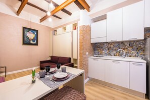 Studio (0 Bedroom) | Private kitchen | Electric kettle - Toledo Warm Renovated Studio (Naples)