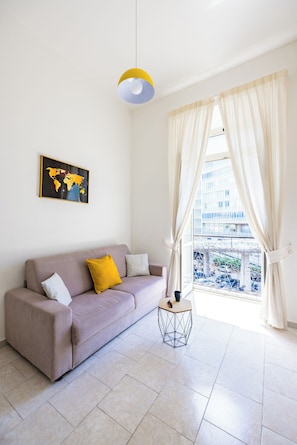 Apartment (2 Bedrooms) | Living area