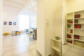 Appartement (2 Bedrooms) | Coin séjour