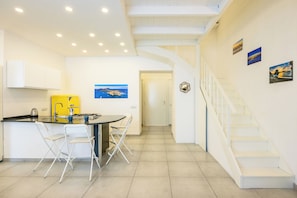 Apartment (2 Bedrooms) | Living area - Toledo Heights by Napoliapartments (Naples)
