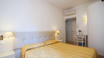 Quarto casal standard | Wi-Fi de cortesia, roupa de cama