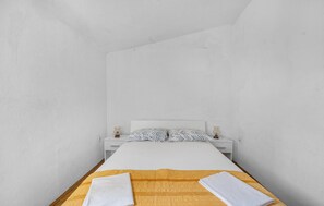 6 室のベッドルーム、WiFi (無料)