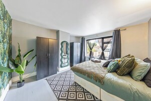 4 bedrooms, free WiFi, bed sheets