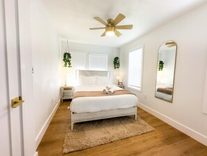 2 soverom, strykejern/-brett, reiseseng for barn og wi-fi (inkludert)