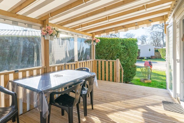 Unclassified image, 1 of 20, button