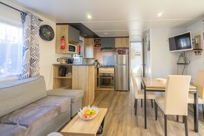 Unclassified image, 5 of 20, button