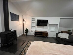 1 slaapkamer, een bureau, wifi, beddengoed