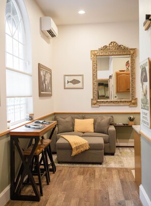 Télévision, table de tennis de table