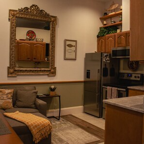 Fernseher, Tischtennisplatte