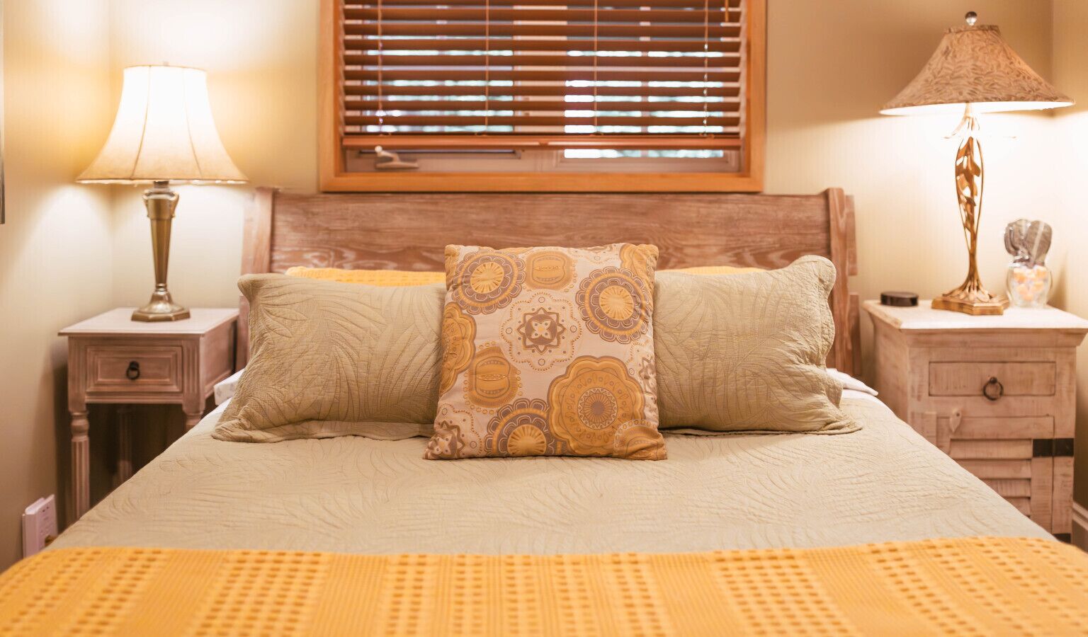 1 Schlafzimmer, Schreibtisch, Bügeleisen/Bügelbrett, Reisekinderbett