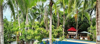FAMILY HOUSE WITH PRIVATE KITCHEN, TOILET AND LIVING ROOM
