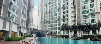 Central Residence - Free Gym Pool