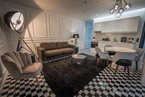 Living area - HOLM Boutique & SPA - Executive Suite, Spa Bath (San Ġiljan)