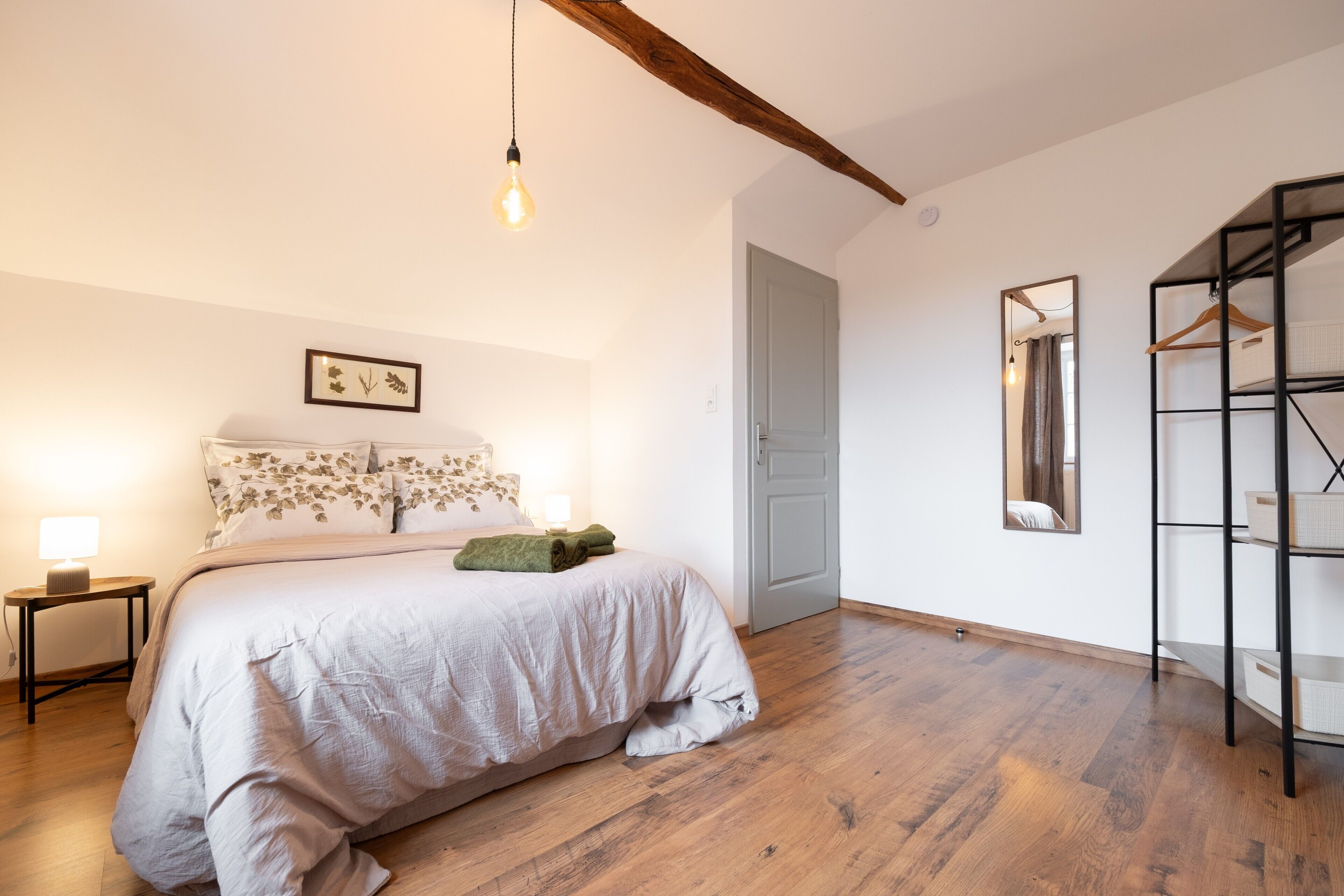 3 slaapkamers, een strijkplank/strijkijzer, wifi, beddengoed