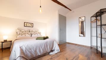 3 slaapkamers, een strijkplank/strijkijzer, wifi, beddengoed