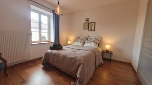 3 soverom, strykejern/-brett, wi-fi og sengetøy