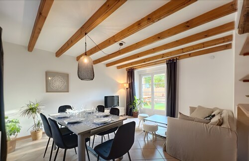 Les pierres du bonheur. maison de village