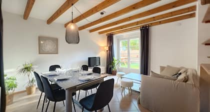 Les pierres du bonheur. maison de village