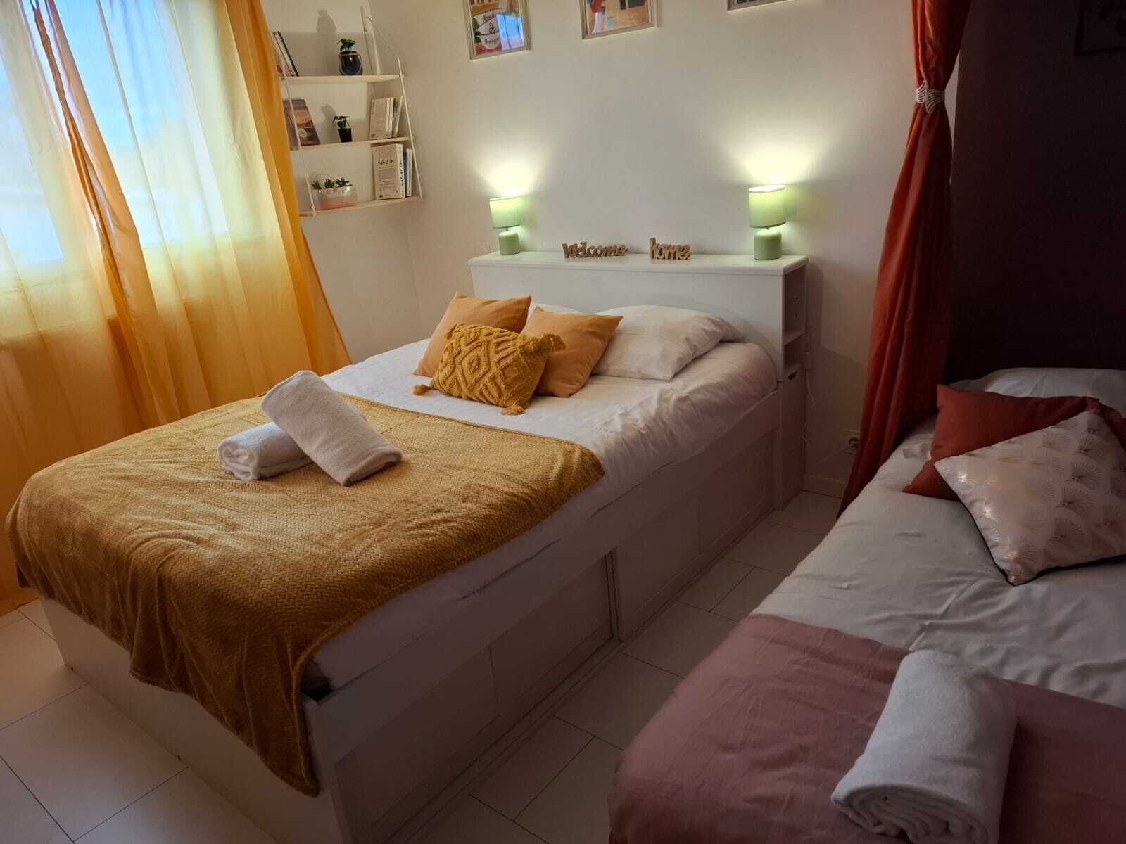 1 chambre, fer et planche à repasser, Wi-Fi gratuit, draps fournis