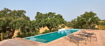 Rural House 'Dehesa El Alcornocal' with Private Pool, Wi-Fi and Air Conditioning