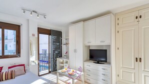 Comfort Studio, Balcony, City View | Living area | 50-inch Smart TV with cable channels - weforyou Old Town Benalmadena (Benalmádena)