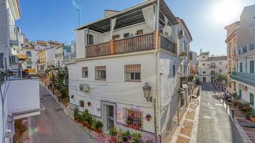Studio Confort, balcon, vue ville | Vue de la chambre