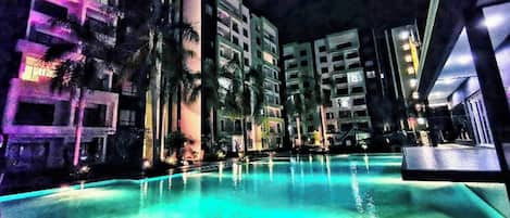 Condo, 3 chambres, accessible aux personnes à mobilité réduite, balcon | Piscine | Piscine extérieure
